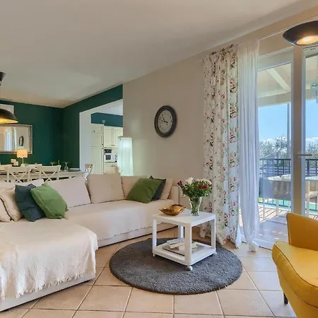 Holiday home Serena